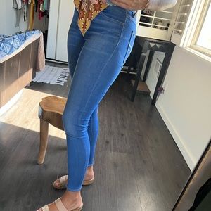 American Eagle super stretchy skinny Jean